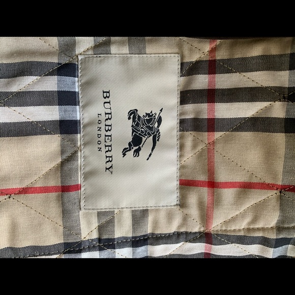 Authentic Burberry jacket - Picture 6 of 12